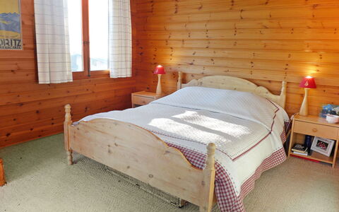 Marmousets 2: Chambre, Lit, Meubles, Pièce, Cadre De Lit, Propriété, Drap De Lit, Literie, Sol, Matelas