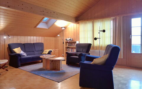 Chalet Burgfeld: Meubles, Confort, Table, Bois, Canapé, Lampe, Sol, Sol, Salon, Canapé-Lit