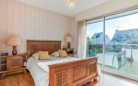 Grah Moullac: Chambre, Meubles, Propriété, Pièce, Design Intérieur, Lit, Immobilier, Cadre De Lit, Bâtiment, Sol