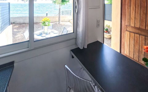Solenzara 650: Nuage, Ciel, Vaisselle, Table, Propriété, Meubles, Montagne, Aliments, Vaisselle, Drinkware