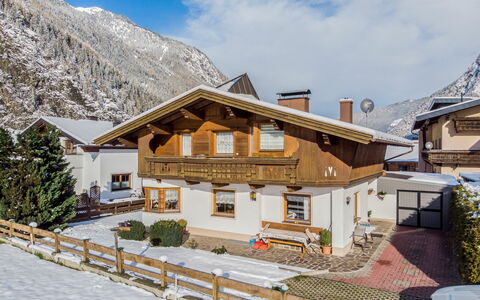 Anna: Propriété, Domicile, Maison, Montagne, Bâtiment, Immobilier, Toit, Neige, L'Hiver, Chaîne De Montagnes