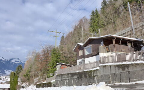Chalet Guldeli: Nuage, Ciel, Neige, Bâtiment, Fenêtre, Pente, Montagne, Maison, Plante, Arbre
