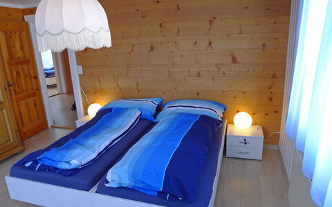 Godo: Meubles, Bâtiment, Propriété, Confort, Bleu, Bleu Azur, Bois, Ombre, Cadre De Lit, Textile