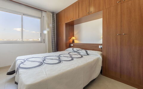 Oliveres: Meubles, Propriété, Bâtiment, Cabinetry, Confort, Cadre De Lit, Bois, Design Intérieur, Lit
