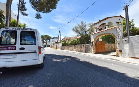 Laurel: Transport, Mode De Transport, Véhicule, Route, Ville, Voiture, Arbre, Asphalte, Ciel, Rue