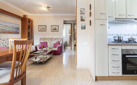 Gavina: Propriété, Pièce, Meubles, Bâtiment, Sol, Design Intérieur, Maison, Domicile, Cuisine, Immobilier