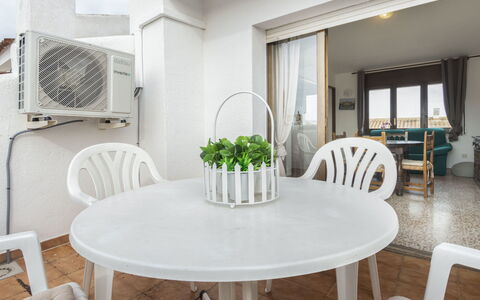 Drassanes Iii: Pièce, Propriété, Salle À Manger, Meubles, Table, Design Intérieur, Bâtiment, Immobilier, Maison, Table Basse
