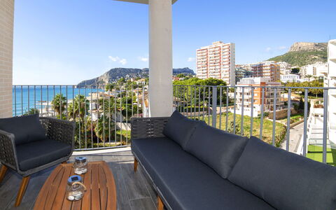 Calpe Calp 268: Bâtiment, Ciel, Propriété, Canapé, Meubles, L'Eau, Bleu Azur, Bleu, Ombre, Table