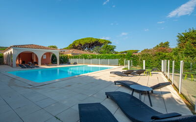 Saint-tropez 300: Propriété, Piscine, Immobilier, Balancelle, Recours, Bâtiment, Maison, Loisir, Vacances, Biens