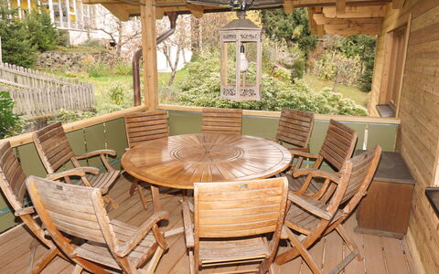 Riccardo: Meubles, Table, Plante, Propriété, Chaise, Bois, Design Intérieur, Mobilier De Jardin, Tache De Bois, Tableau De Plein Air