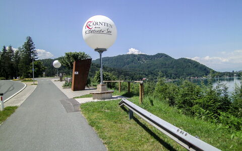 Laube: Route, Infrastructure, Arbre, Immobilier, Architecture, Paysage, Montagne, Maison, Enseignes