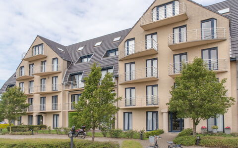 De Haan 930: Vélo, Plante, Ciel, Bâtiment, Fenêtre, Propriété, Roue, Nuage, Roue De Bicyclette