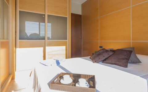 Malba: Pièce, Meubles, Propriété, Chambre, Design Intérieur, Lit, Maison, Bâtiment, Architecture, Matelas