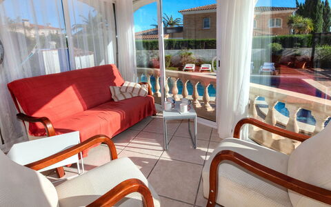 Villa Pasja: Propriété, Pièce, Meubles, Bâtiment, Immobilier, Design Intérieur, Maison, Balcon, Porche, Suite