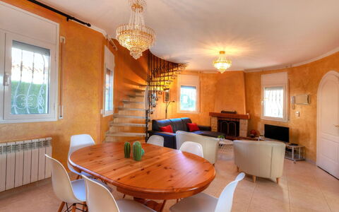 Villa Pasja: Pièce, Propriété, Salle À Manger, Bâtiment, Design Intérieur, Meubles, Table, Plafond, Immobilier, Maison