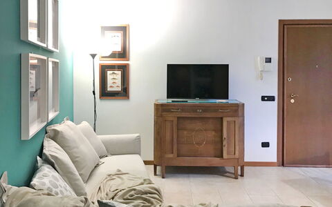 Sabina: Cabinetry, Propriété, Meubles, Cadre, Confort, Bois, Bâtiment, Design Intérieur, Sol, Tiroir