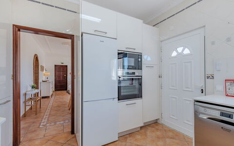 Casa Do Sol: Sol, Sol, Bois, Design Intérieur, Principaux Appliance, Appareil De Cuisine, Plafond, Cabinetry, Cuisine, Pièce