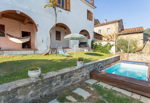 Casa Alice: Propriété, Bâtiment, Maison, Immobilier, Piscine, Zone Résidentielle, Villa, Biens, Hacienda, Arrière-Cour