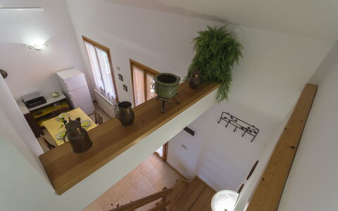 Calanchi Apartments: Propriété, Pièce, Maison, Design Intérieur, Immobilier, Meubles, Bâtiment, Sol, Plante D'Appartement, Escaliers
