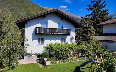 Prutz Kaunertal 615: Plante, Nuage, Ciel, Propriété, La Nature, Bâtiment, Fenêtre, Lot Terre, Arbre, Herbe