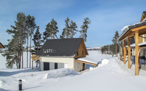 Lakeside Village 28 (+ Sauna): Ciel, Bâtiment, Neige, Propriété, Fenêtre, Maison, Arbre, Pente, Plante, Chalet