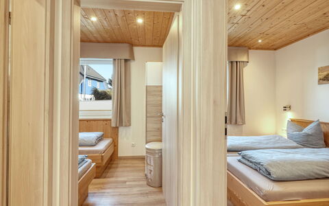 Heide: Meubles, Bâtiment, Confort, Bois, Design Intérieur, Cadre De Lit, Porte, Sol, Maison, Sol