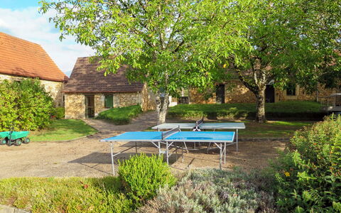 Montignac 651: Plante, Meubles, Communauté Des Plantes, Ombre, Paysage Naturel, Botanique, Table, Arbre, Extérieur Banc, Mobilier De Jardin