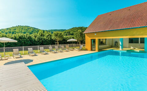 Montignac 651: Ciel, Bâtiment, L'Eau, Propriété, Piscine, Bleu, Plante, Bleu Azur, Vert, Ombre