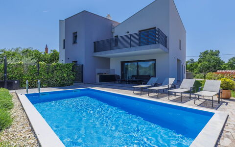Villa Isabela: L'Eau, Ciel, Plante, Propriété, Piscine, Bâtiment, Bleu Azur, Architecture, Ombre, Rectangle