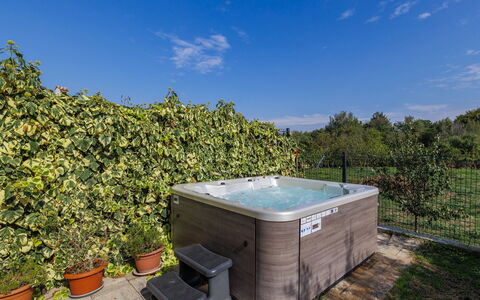 Villa Leonardo: Piscine, Baignoire, Luminaire Plomberie, Loisir, Jacuzzi, Arrière-Cour, Eco Hôtel, Recours, Mobilier De Jardin