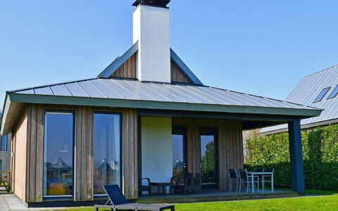 Oesterdam Resort: Meubles, Table, Bâtiment, Chaise, Vaisselle, Nuage, Ciel, Nappe De Table, Mobilier De Jardin, Ombre