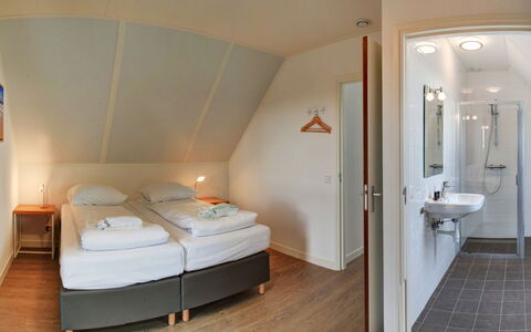 Oesterdam Resort: Pièce, Lit, Propriété, Meubles, Design Intérieur, Chambre, Bâtiment, Suite, Sol, Plafond