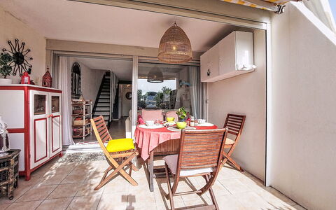 Port Camargue 500: Recours, Piscine, Hôtel, Ville Resort, Station Balnéaire, Hacienda, Thermes, Tropiques, Villa