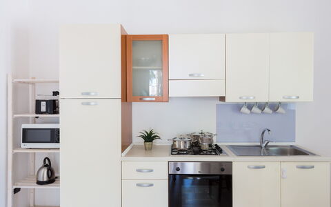 Villetta Ferreri: Pièce, Cuisine, Comptoir, Meubles, Propriété, Cabinetry, Design Intérieur, Bâtiment, Maison, Placard