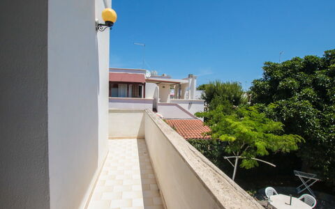 Villa Irene: Propriété, Bâtiment, Maison, Immobilier, Architecture, Appartement, Domicile, Balcon, Villa, Pièce