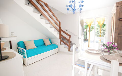 Villa Irene: Propriété, Pièce, Design Intérieur, Meubles, Bâtiment, Salon, Maison, Immobilier, Sol, Appartement