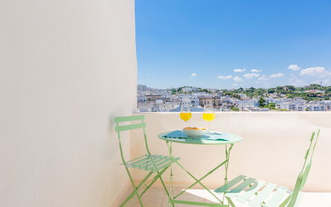 Solo Voi: Propriété, Pièce, Vacances, Table, Ciel, Meubles, Maison, Mer, Immobilier, Chaise