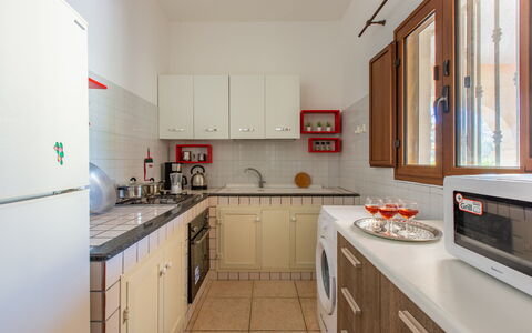 Villa Lidia Con Piscina: Propriété, Pièce, Cuisine, Meubles, Bâtiment, Cabinetry, Design Intérieur, Immobilier, Comptoir, Maison