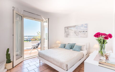 Appartamento Panorama Sul Mare: Meubles, Propriété, Pièce, Chambre, Design Intérieur, Lit, Bâtiment, Immobilier, Maison, Suite