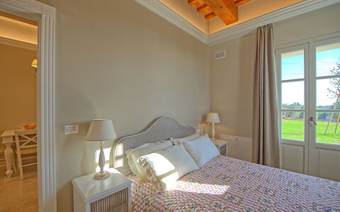 Il Sole Di Vino: Chambre, Pièce, Propriété, Meubles, Lit, Drap De Lit, Design Intérieur, Bâtiment, Cadre De Lit, Plafond