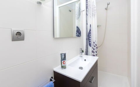 Gracia: Providencia: Salle De Bains, Propriété, Pièce, Maison, Immobilier, Design Intérieur, Bâtiment, Architecture, Sol, Plafond