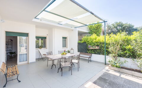 Villa Stelladali: Propriété, Bâtiment, Maison, Immobilier, Pièce, Domicile, Design Intérieur, Zone Résidentielle, Toit, Meubles