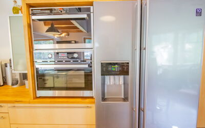 Zillertal Residenz 140.1: Cabinetry, Appareil De Cuisine, Réfrigérateur, Électroménager, Vaisselle, Principaux Appliance, Aliments, Gaz, Congélateur