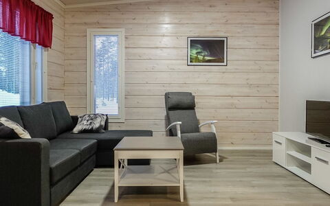 Levin Revontulitaivas a: Balcon, Appartement, Ombre, Verre, Condominium, Balustrade, Porche, Daylighting, Plate-Forme, Mobilier De Jardin