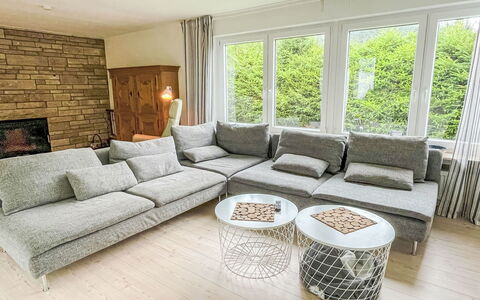Mimi: Meubles, Canapé, Design Intérieur, Sol, Salon, Sol, Domicile, Chaise, Appartement