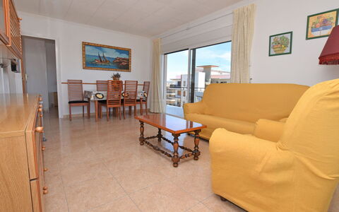 Helen: Propriété, Pièce, Sol, Meubles, Bâtiment, Immobilier, Salon, Maison, Design Intérieur, Dur