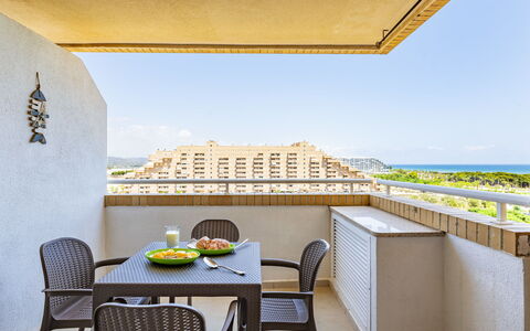 Oropesa del Mar 620: Ciel, Meubles, Table, Propriété, Chaise, Bleu Azur, Ombre, Design Intérieur, Jaune, Sol