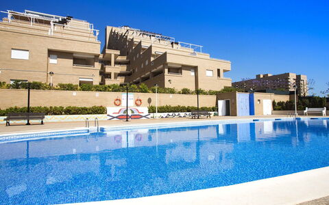 Altamar: L'Eau, Plante, Ciel, Bâtiment, Propriété, Piscine, Ombre, Arbre, Condominium, Loisir