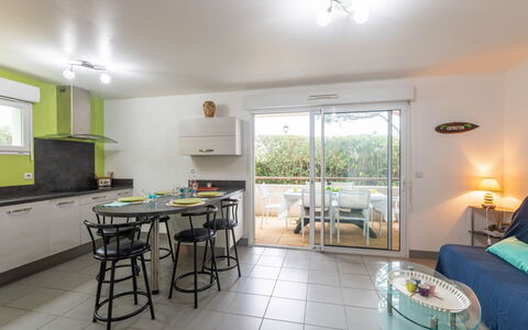 Capbreton 139: Meubles, Table, Fenêtre, Design Intérieur, Bois, Canapé, Sol, Bâtiment, Cuisine, Chaise