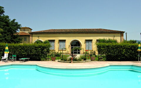 Villa Sandra: Propriété, Domicile, Maison, Bâtiment, Immobilier, Piscine, Biens, Villa, Zone Résidentielle, Façade
